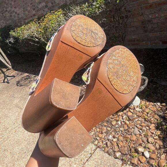 Gianni Bini Retro Glam Aztec Print High Heel shoes Multi Color Sz 7.5 - Picture 4 of 5